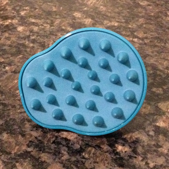 Curlsmith Scalp Massager - Picture 5 of 8